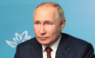 Песков раскрыл детали вакцинации Путина экспериментальным препаратом