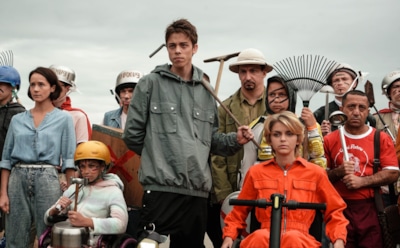 Экстремальный отдых: актеры фильма «Нормальный только я»