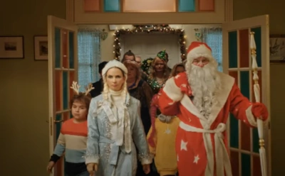 Скандал в прокате и снег летом: интересные факты о фильмах «Елки»