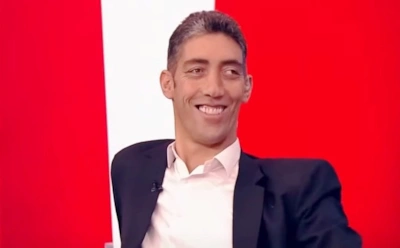 Самый высокий в мире человек приехал в поисках невесты в Москву