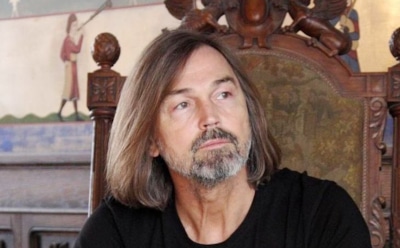 «Это акт свободы»: Никас Сафронов нарисовал граффити и скрылся от полиции