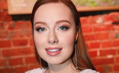 Юлия Савичева встретилась с дочерью через полтора года разлуки