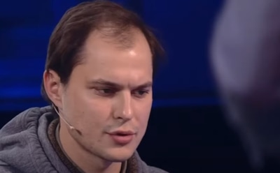 Звезда «Дома-2» Илья Григоренко просит милостыню и ночует в переходах