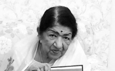 Умерла звезда Болливуда Лата Мангешкар