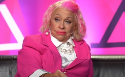 «Она не работает»: в «Ленкоме» раскрыли зарплату вдовы Караченцова