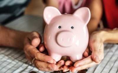 Россияне рассказали, сколько накопили на черный день