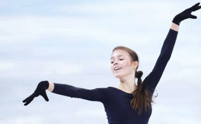 Прыжок с парашютом и любимое лакомство: факты об Анне Щербаковой