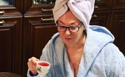 Лариса Гузеева ради снятия стресса начала печь хлеб