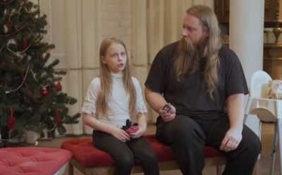 Отец 9-летней студентки Тепляковой раскритиковал учебники МГУ