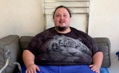 Сын Никаса Сафронова объяснил, почему приковал себя к дверям «Макдоналдса»