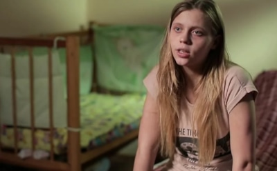 Отказ от учебы и напряженные отношения с мамой: история Ани из Томска, участницы «Беременна в 16»