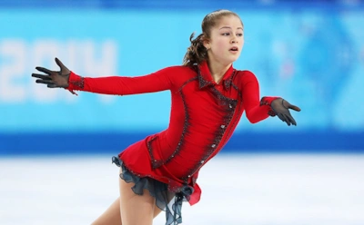 Яркий взлет, анорексия и завершение карьеры: грустная история фигуристки Юлии Липницкой