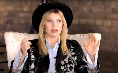 Лада Дэнс объяснила, почему не пришла на похороны матери