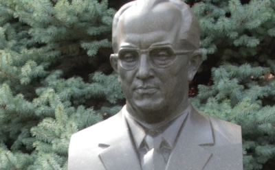 Генсек, разведчик и поэт — факты и мифы о Юрии Андропове