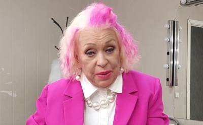 У вдовы Караченцова удалили опухоль