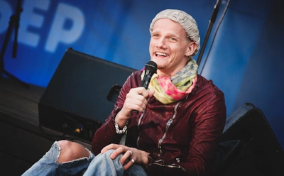 Две жены и две дочери: о личной жизни звезды сериала «Воскресенский» Юрия Колокольникова