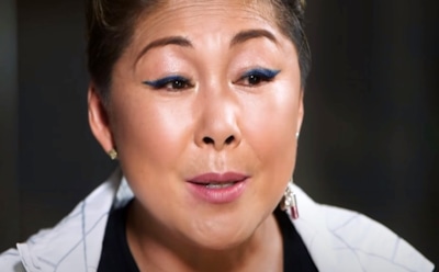 Анита Цой решила закачать в лицо красную икру