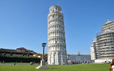 Почему она не падает? Пизанская башня — история строительства и интересные факты
