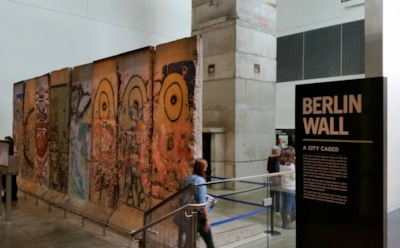 Берлинская стена — история от создания до падения: причины возведения, ход строительства и другие факты