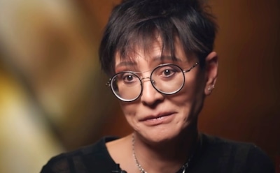 Овдовевшая Ирина Хакамада показала молодого ухажера