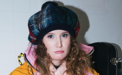 Впервые ставшая мамой Монеточка пожаловалась на головокружения и боли