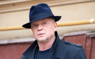 Две жены звезды «Мосгаза» Андрея Смолякова: детали личной жизни актера