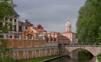 Александро-Невская лавра в Санкт-Петербурге: история, достопримечательности и другие факты