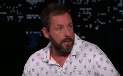 Адам Сэндлер передвигается после операции лишь при помощи трости