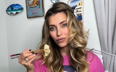 Регина Тодоренко похвасталась фигурой спустя 2 месяца после родов