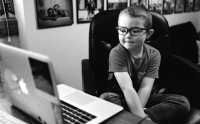 Алалия: симптомы, причины, история изучения