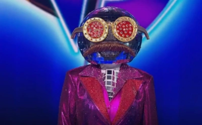 «Маска. Танцы»: угадываем, кто отплясывает в образе Дискошара