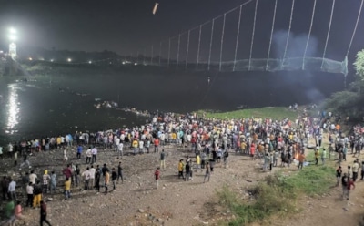 Число погибших при обрушении моста в Индии превысило 140 человек