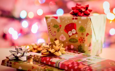 Что подарить ребенку на Новый год: оригинальные идеи и варианты