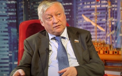 Анатолий Карпов вернулся домой из больницы