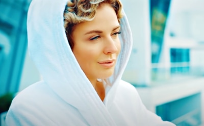 Певице Наталии Власовой разбили машину