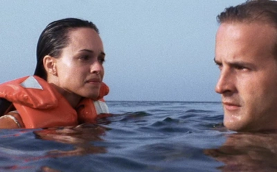 Посреди моря: чем закончился фильм «Дрейф»