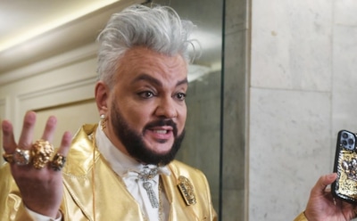 На Киркорова снова подали в суд из-за танцев на кресте