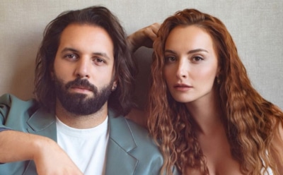 Звезда сериала «Постучись в мою дверь» 4 дня ищет под завалами в Турции мать