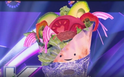 Загадка самой аппетитной маски: предположения, кому достался образ Шаурмы