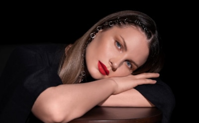 Ева Власова сломала руку перед гастрольным туром