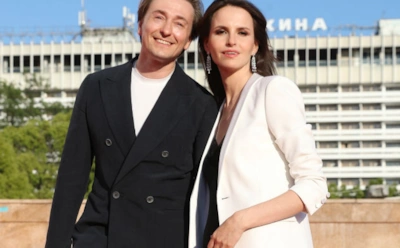 От служебного романа до венчания: история любви Сергея Безрукова и Анны Матисон