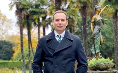 Мошенники обманывают звезд от имени адвоката Жорина