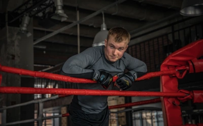 Звезда сериала «Стражник» Макар Запорожский: что известно о личной жизни актера