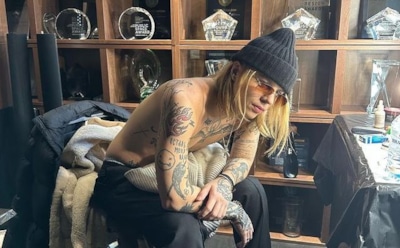 Рэпер Pharaoh попал ботинком фанатке в лицо