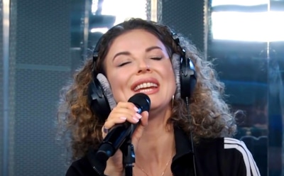 «Шевелит руками»: Наталия Власова приходит в сознание после комы