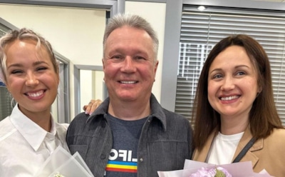 Клава Кока подарила родителям квартиру в Москве