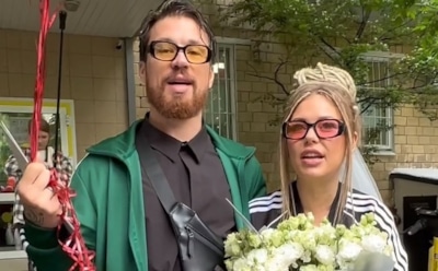 Дакота рассказала об опоздании на свадьбу и подарках от фанатов