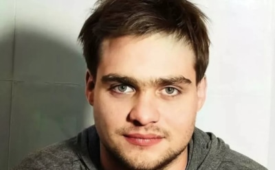 Выпавшего из окна сына Ефремова выписали из больницы