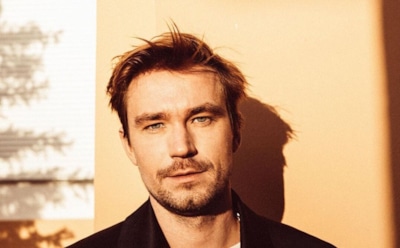 Школьная любовь и внезапная женитьба: что известно о девушках актера Александра Петрова