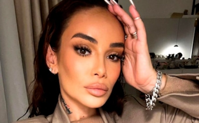 Обезьяна напала на Айзу во время свидания